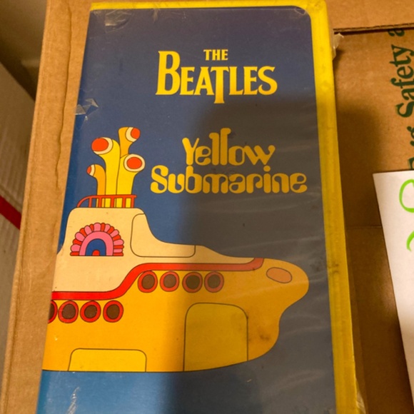 The Beatles yellow Submarine VHS New/Sealed musical, song to sing with - Picture 1 of 2